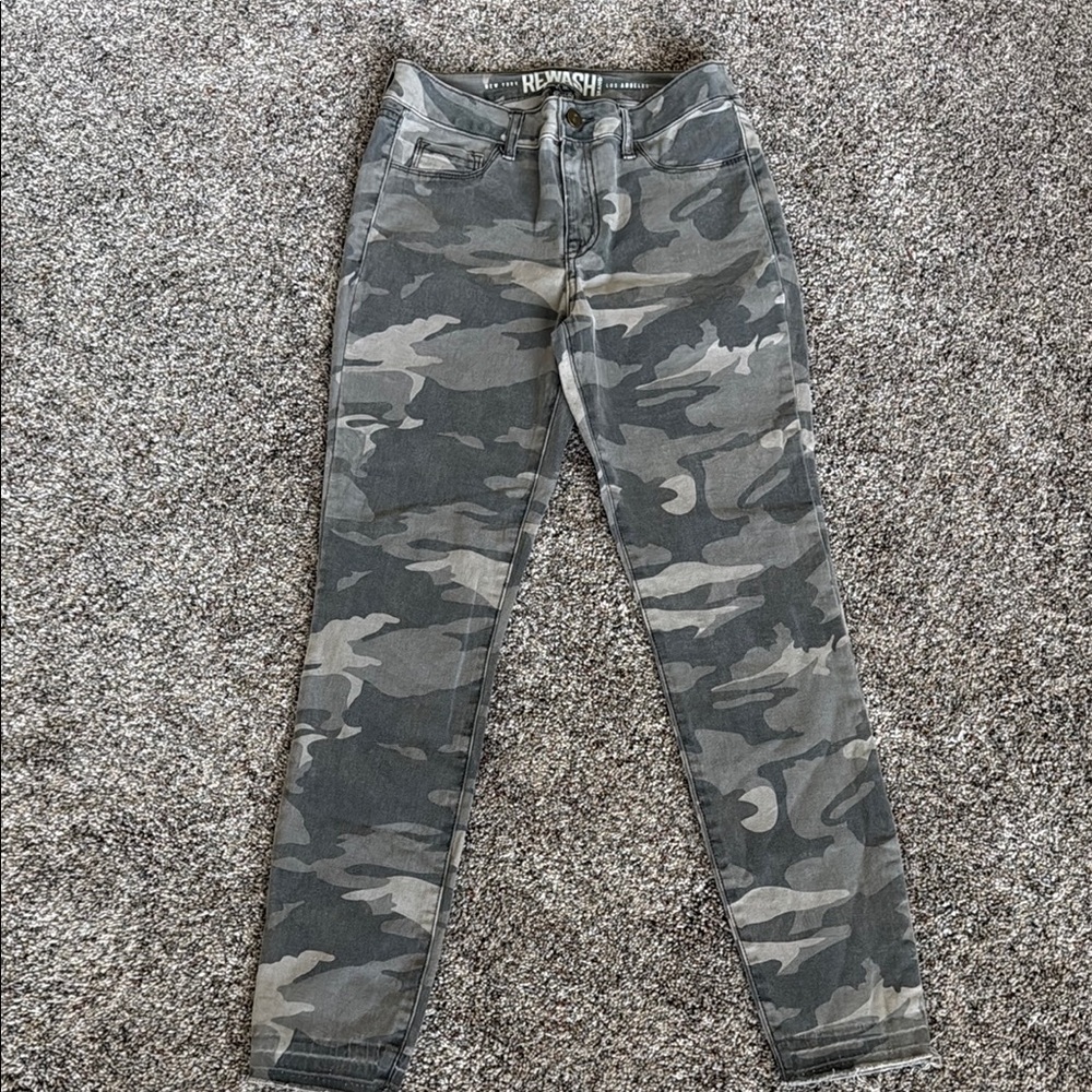 Rewash Women's Camouflage Jeans - Gray